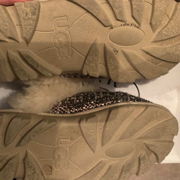 Ugg slippers - Picture 2 of 2